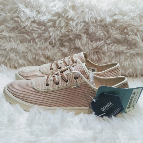 2×$40 TOMS Vegan Women Ortholite Carmel - Picture 2 of 6